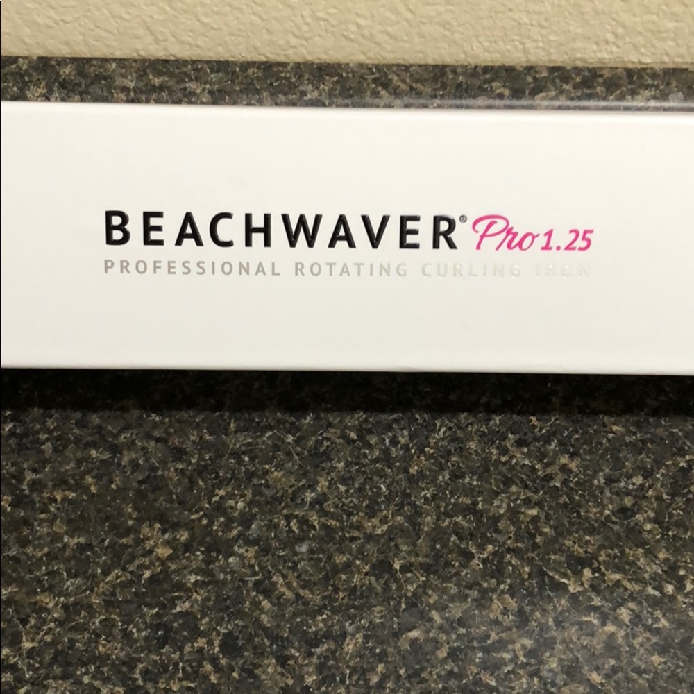 BEACHWAVER PRO 1.25 Rotating Curling Iron!